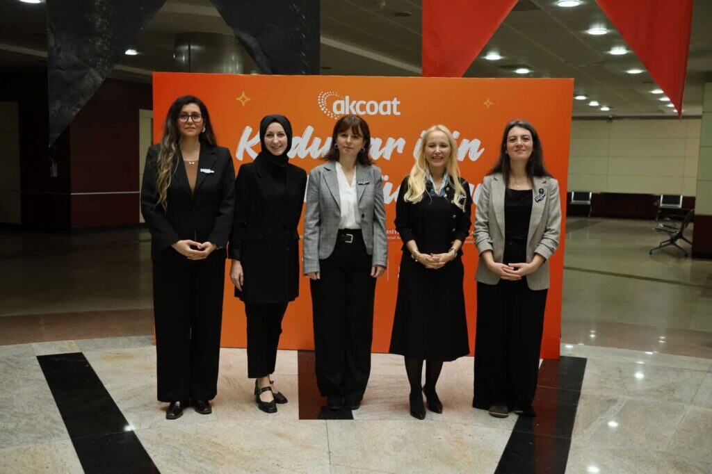 Akçoat basın merkezi, kadın girişimciler ve iş dünyası etkinliği.