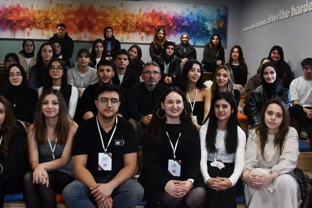 Grafik tasarımda yapay zekanın rolü Sakarya Üniversitesi’nde masaya yatırıldı